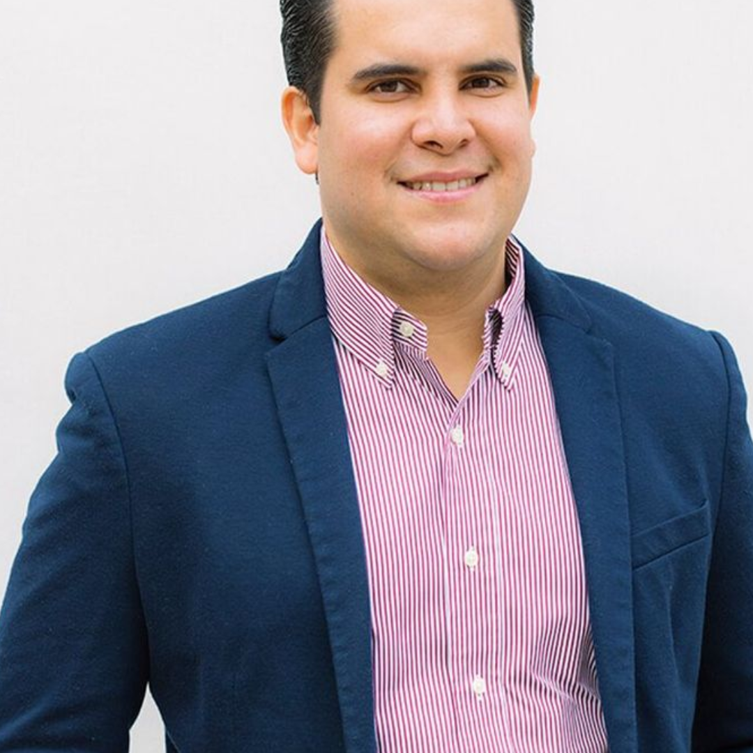 <em>Luis P.</em>